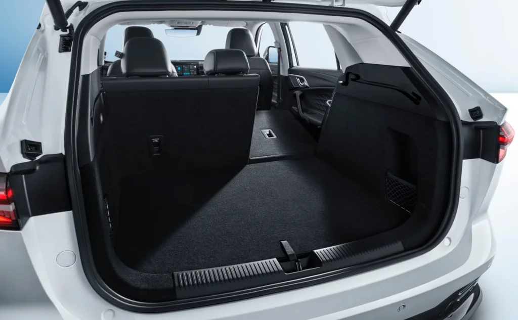 Compar MG HS PHEV 2026